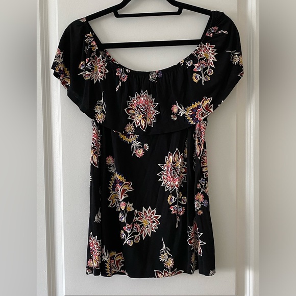 Old Navy Ruffle Neck Paisley Floral top Sz M - Picture 2 of 4